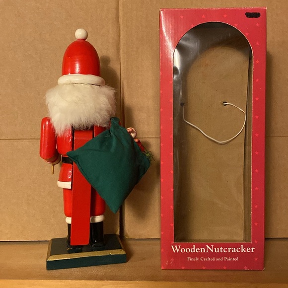 1980’s Vintage Santa Wooden Nutcracker in Box - Picture 3 of 5